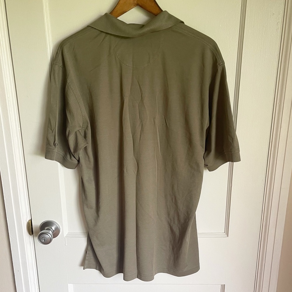 IZOD Olive Green Men’s Collared Polo Shirt - Picture 3 of 3